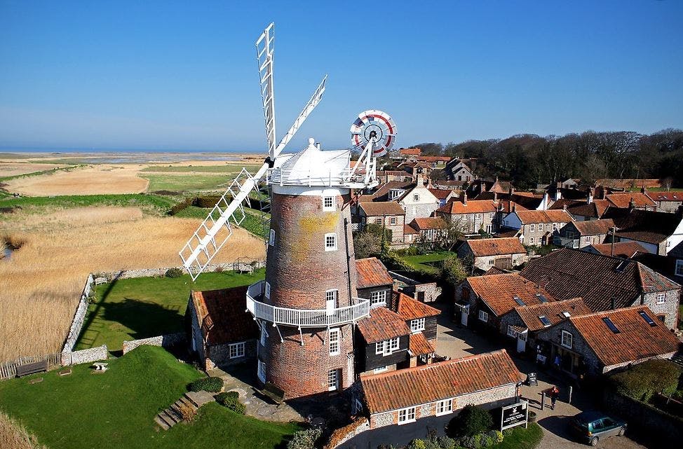 Unusual Wedding Venues In The Uk From Treehouses And Cinemas To