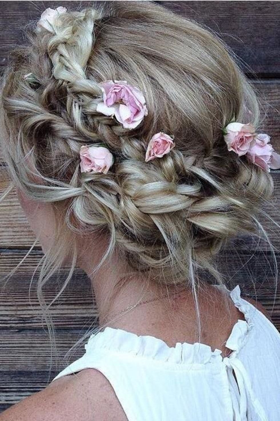 simple-and-stunning-ways-to-wear-flowers-in-your-hair-stylist