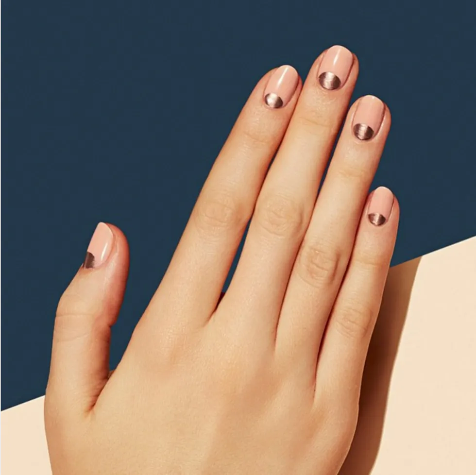 Minimalist nail art 15 chic upgrades to the classic Minimalist nail art 15 chic upgrades to the classic