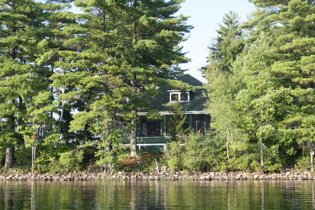 Airbnb now offers entire tropical islands for rent Stylist