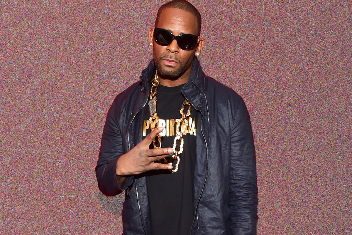 R kelly скандал. R Kelly. Певец р Келли. R Kelly в молодости. R. Kelly в шубе.