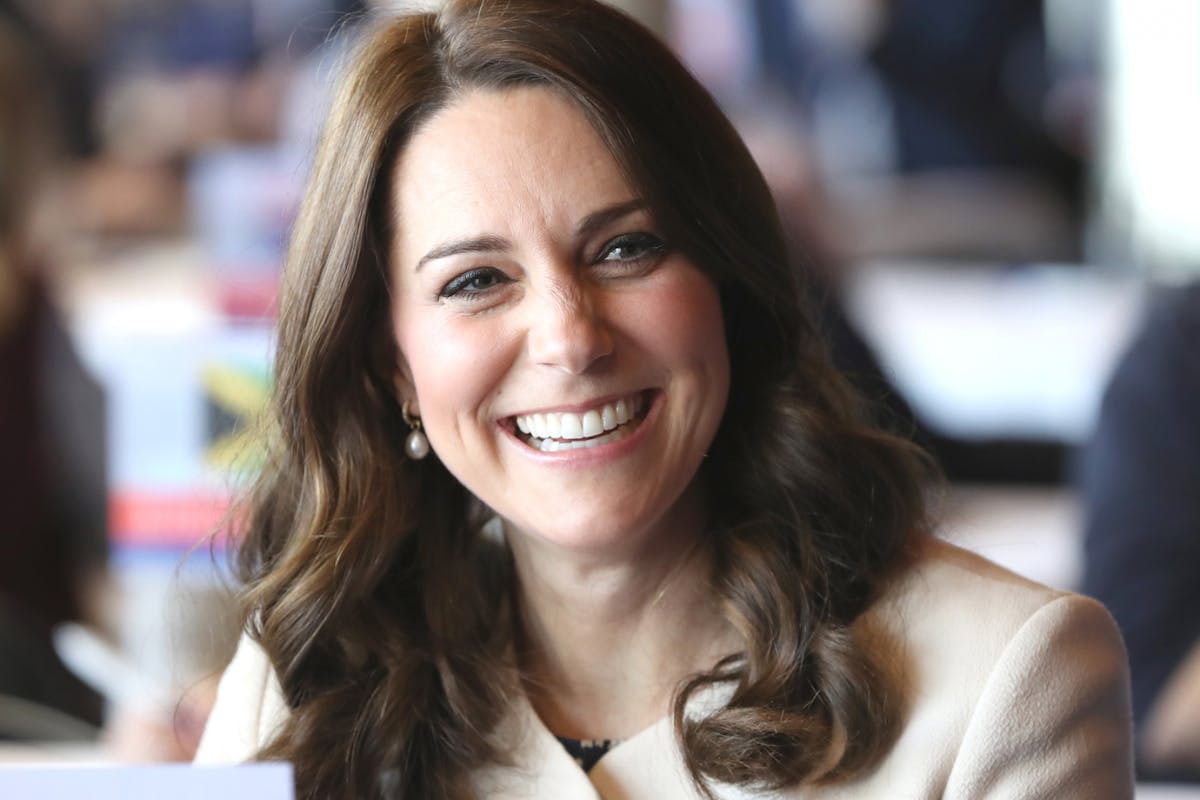 LONDON, ENGLAND - MARCH 22: Prince William, Duke of Cambridge and Catherine, Duchess of Cambridge take part in a Commonwealth Quiz in which athletes, coaches and supporters are questioned on their knowledge of the Commonwealth, during their visit to the Copperbox Arena on March 22, 2018 in London, England. (Photo by Chris Jackson/Getty Images)